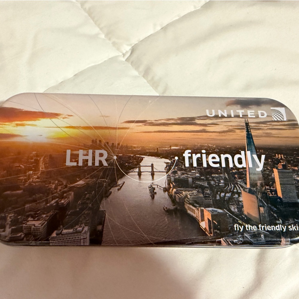 United Airlines LHR London Heathrow The Friendly Skies amenity kit Tin Box